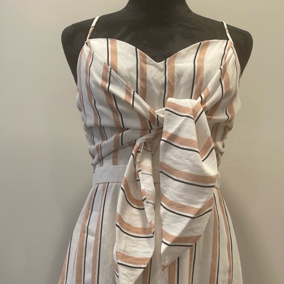 Linen Dress - Picture 2 of 4